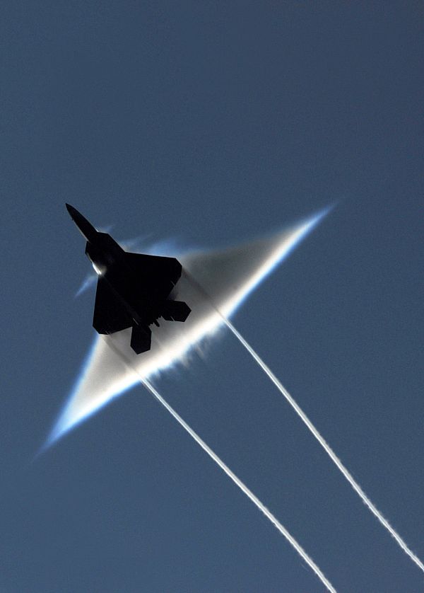 F-22 Raptor supersonic flyby